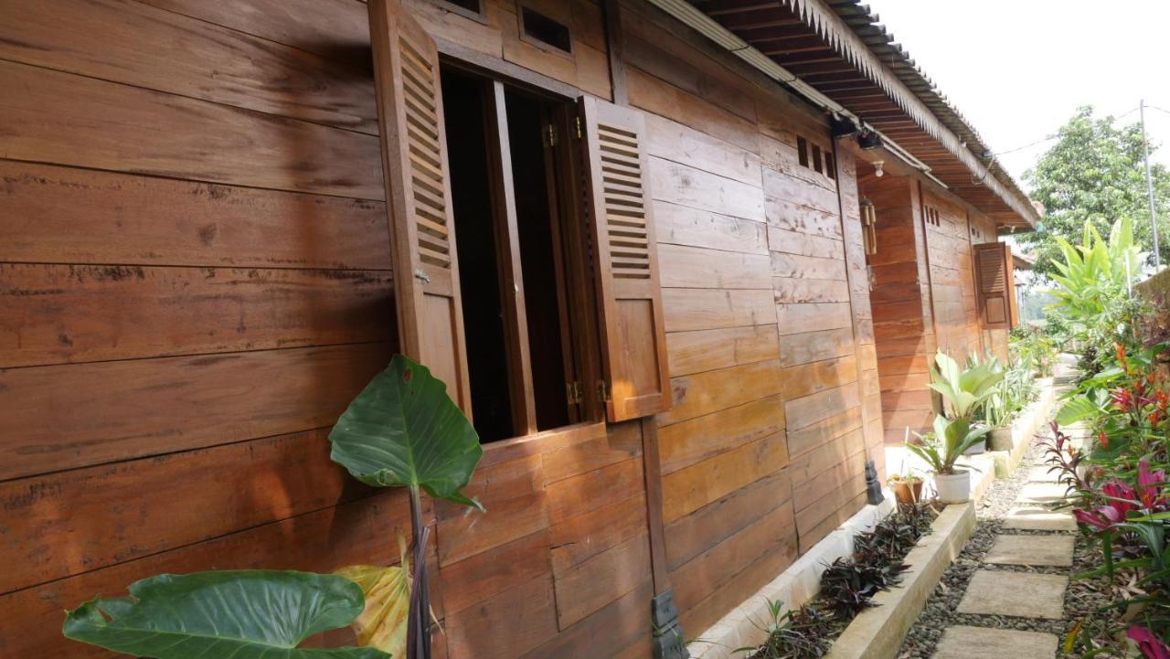 Sanggar Pantcha Indra Guest House Kemuning Luaran gambar