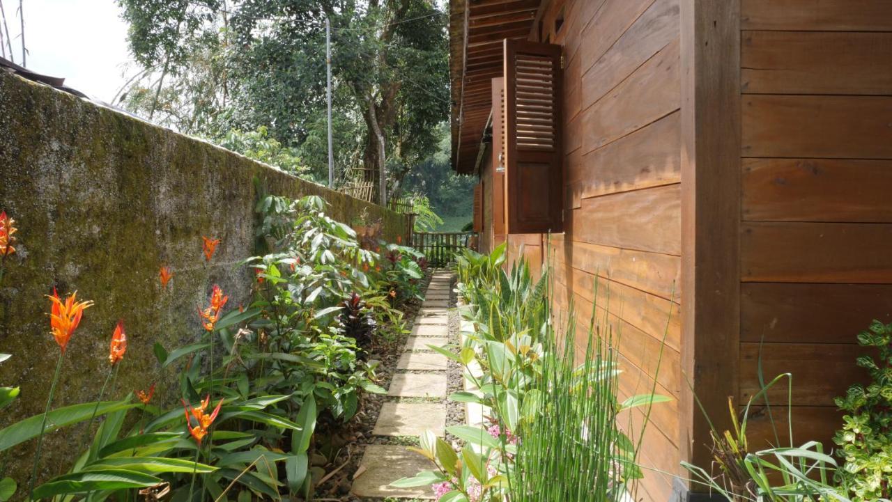 Sanggar Pantcha Indra Guest House Kemuning Luaran gambar