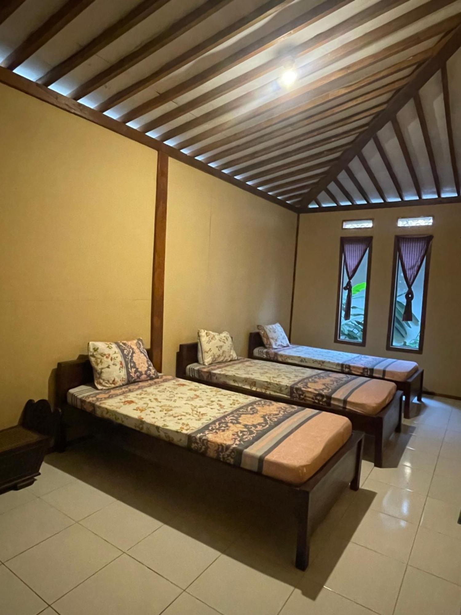 Sanggar Pantcha Indra Guest House Kemuning Luaran gambar